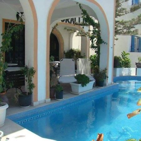 Hotel Koralli Kamári Екстериор снимка