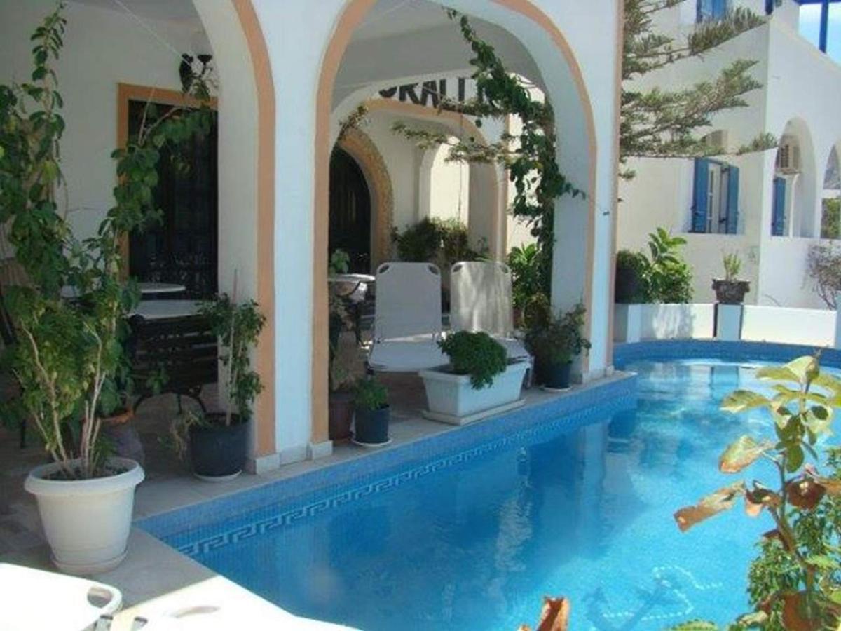 Hotel Koralli Kamári Екстериор снимка
