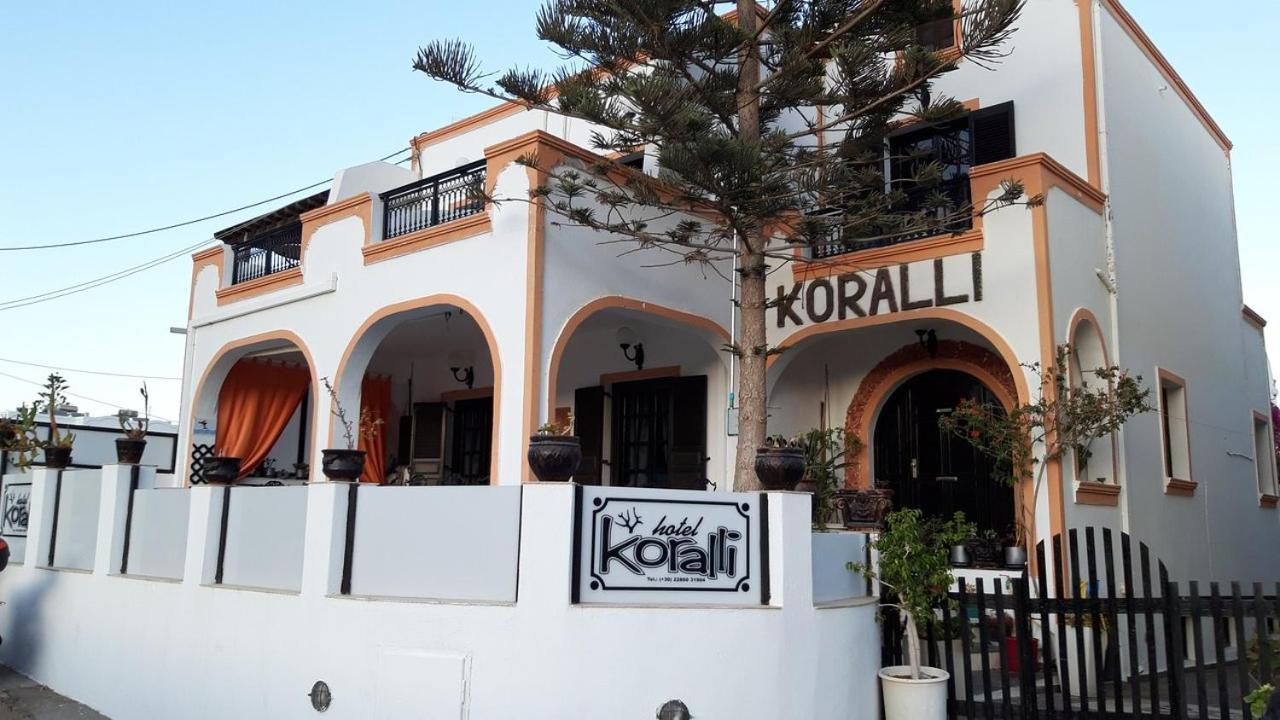 Hotel Koralli Kamári Екстериор снимка