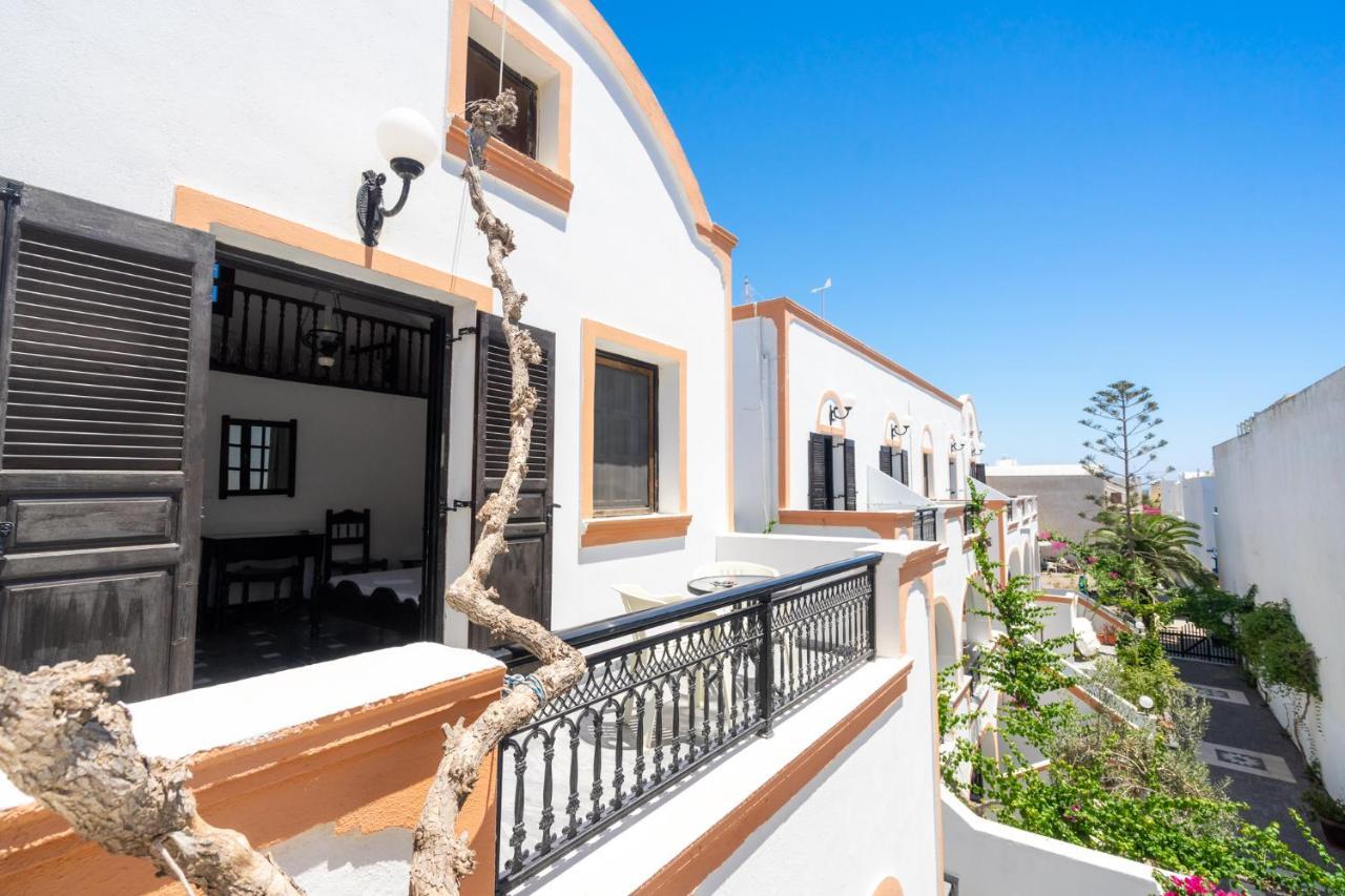 Hotel Koralli Kamári Екстериор снимка