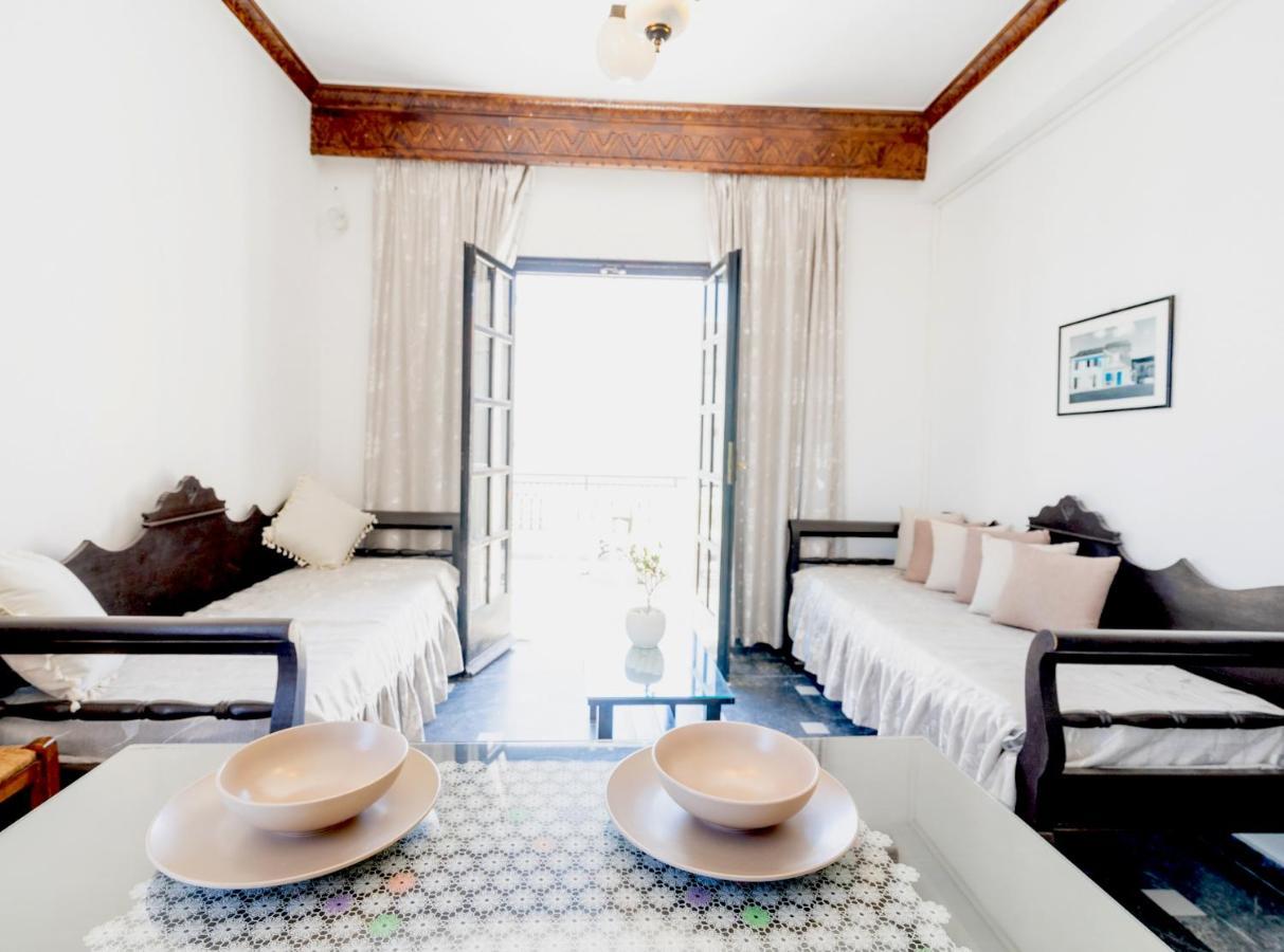 Hotel Koralli Kamári Екстериор снимка