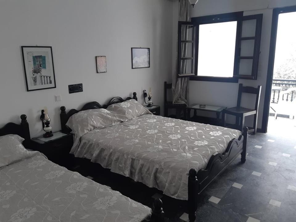 Hotel Koralli Kamári Екстериор снимка